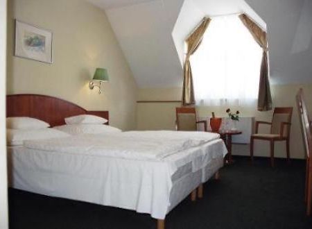 Gottwald Hotel Tatabánya Стая снимка